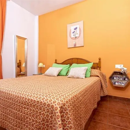 El Rincon De Lola In Нерха